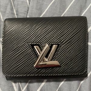 Louis Vuitton women wallet black